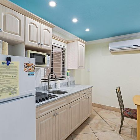 Bayview Plaza Waterfront Resort St. Pete Beach Ruang foto