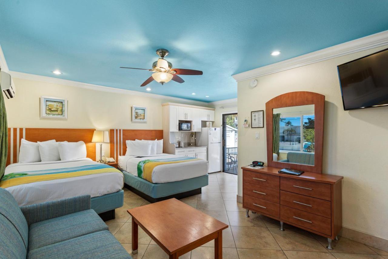 Bayview Plaza Waterfront Resort St. Pete Beach Bagian luar foto