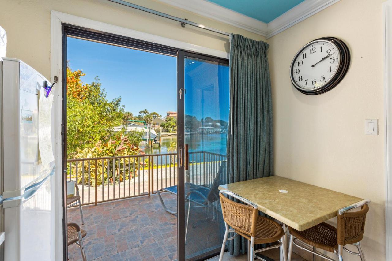 Bayview Plaza Waterfront Resort St. Pete Beach Bagian luar foto