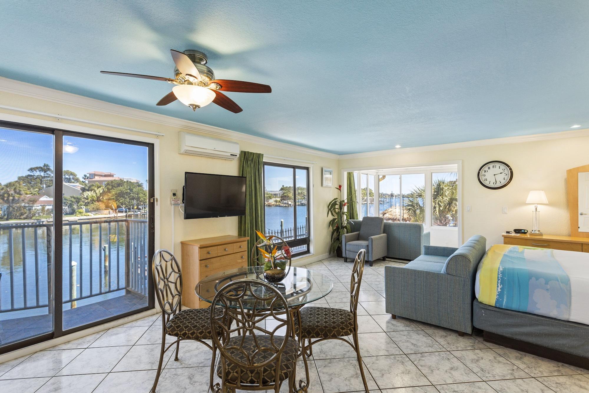 Bayview Plaza Waterfront Resort St. Pete Beach Bagian luar foto