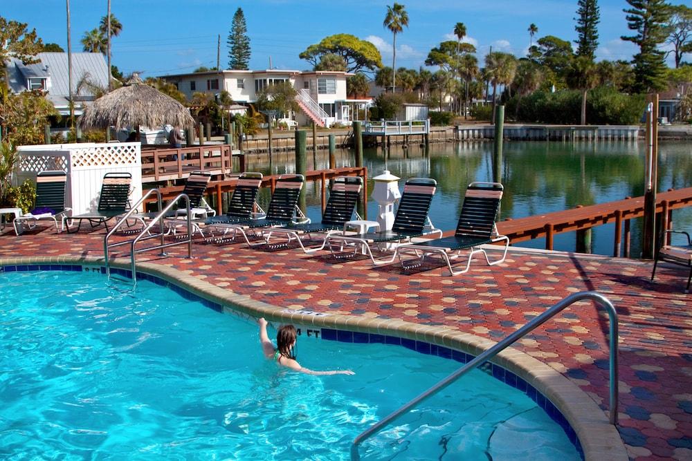 Bayview Plaza Waterfront Resort St. Pete Beach Bagian luar foto
