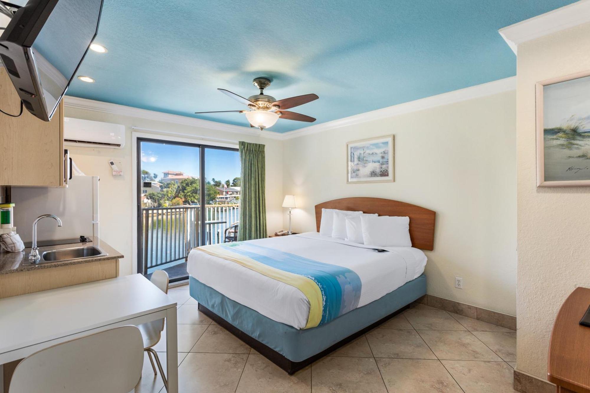 Bayview Plaza Waterfront Resort St. Pete Beach Ruang foto