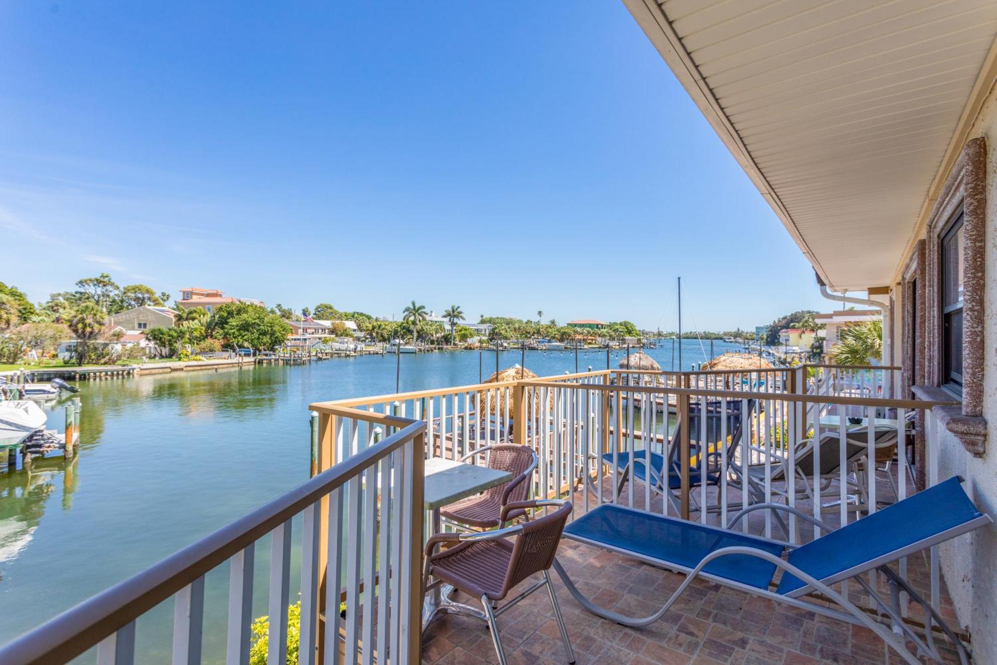Bayview Plaza Waterfront Resort St. Pete Beach Ruang foto