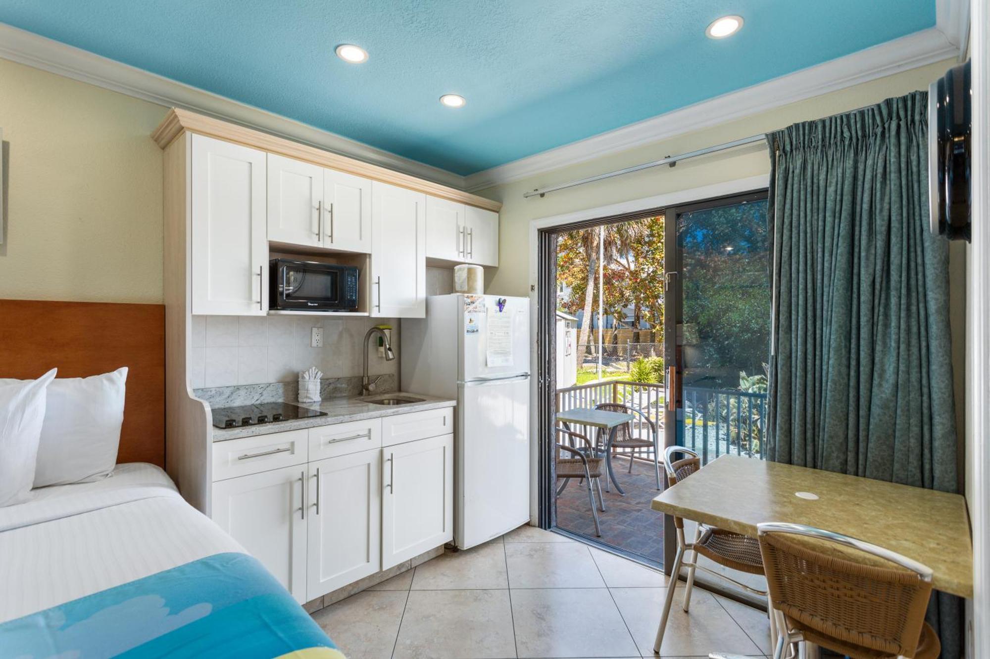 Bayview Plaza Waterfront Resort St. Pete Beach Ruang foto