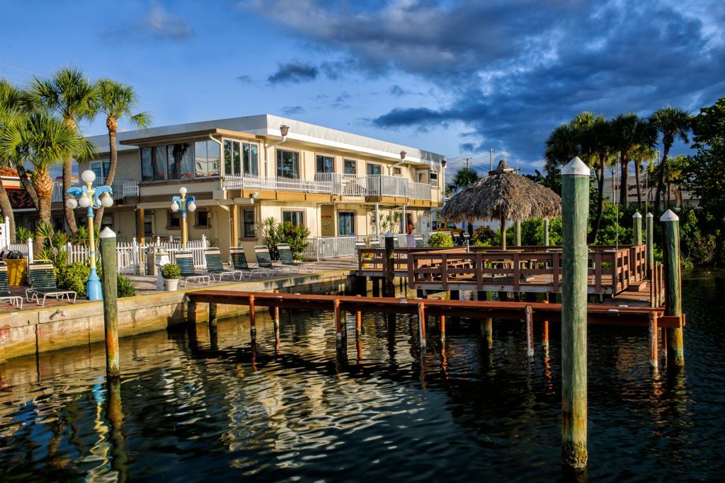 Bayview Plaza Waterfront Resort St. Pete Beach Bagian luar foto