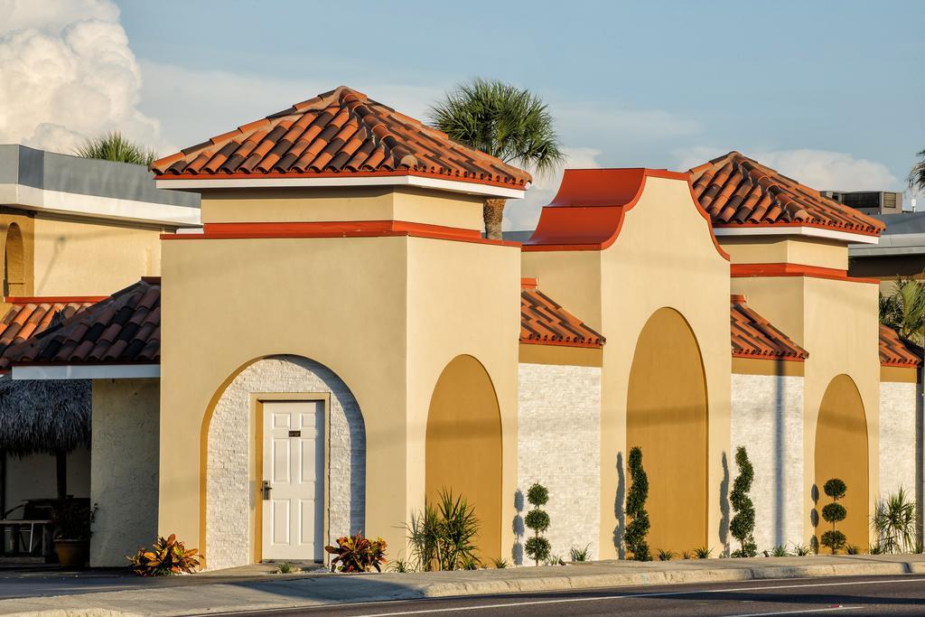 Bayview Plaza Waterfront Resort St. Pete Beach Bagian luar foto