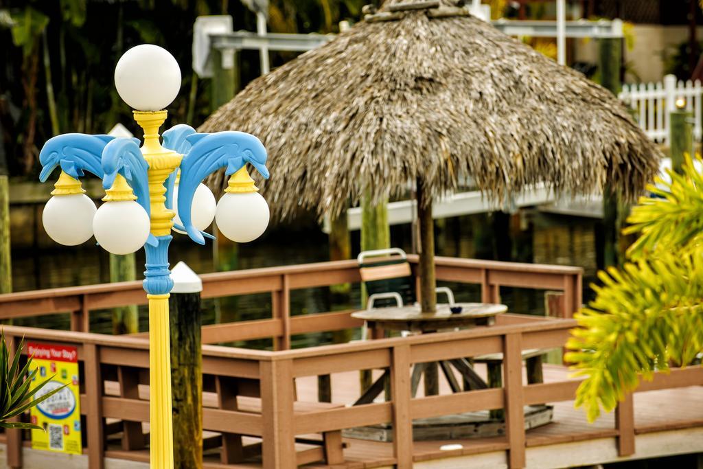 Bayview Plaza Waterfront Resort St. Pete Beach Bagian luar foto