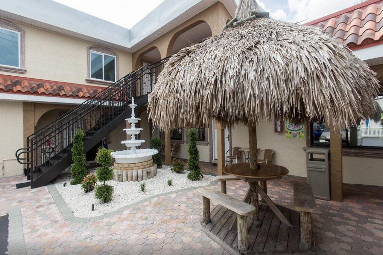 Bayview Plaza Waterfront Resort St. Pete Beach Bagian luar foto
