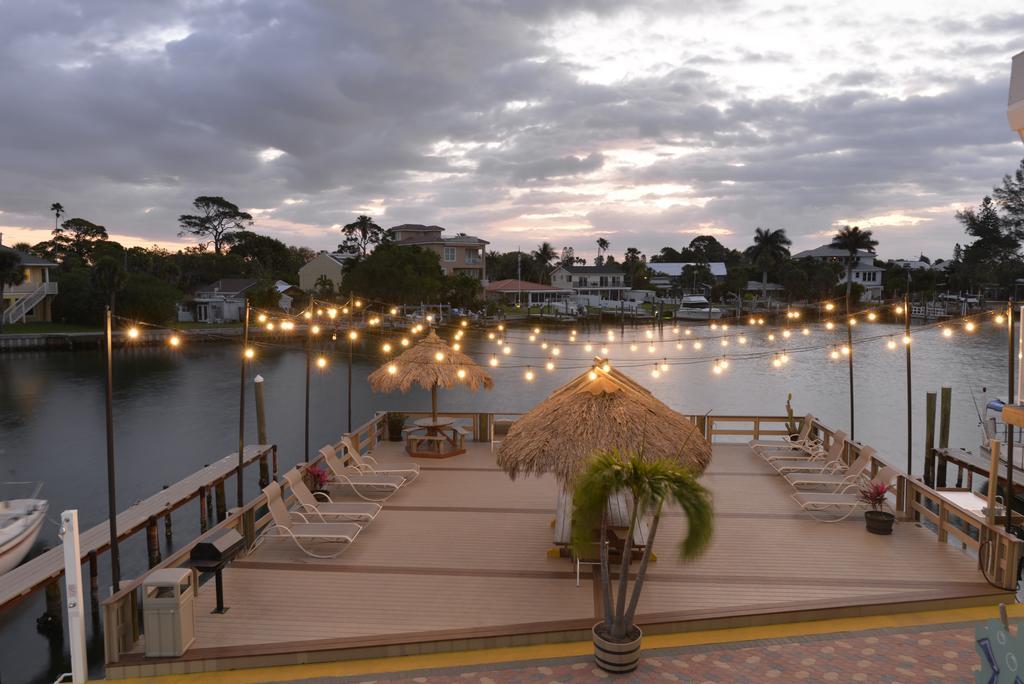 Bayview Plaza Waterfront Resort St. Pete Beach Bagian luar foto