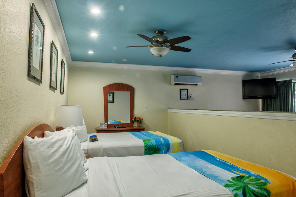 Bayview Plaza Waterfront Resort St. Pete Beach Bagian luar foto