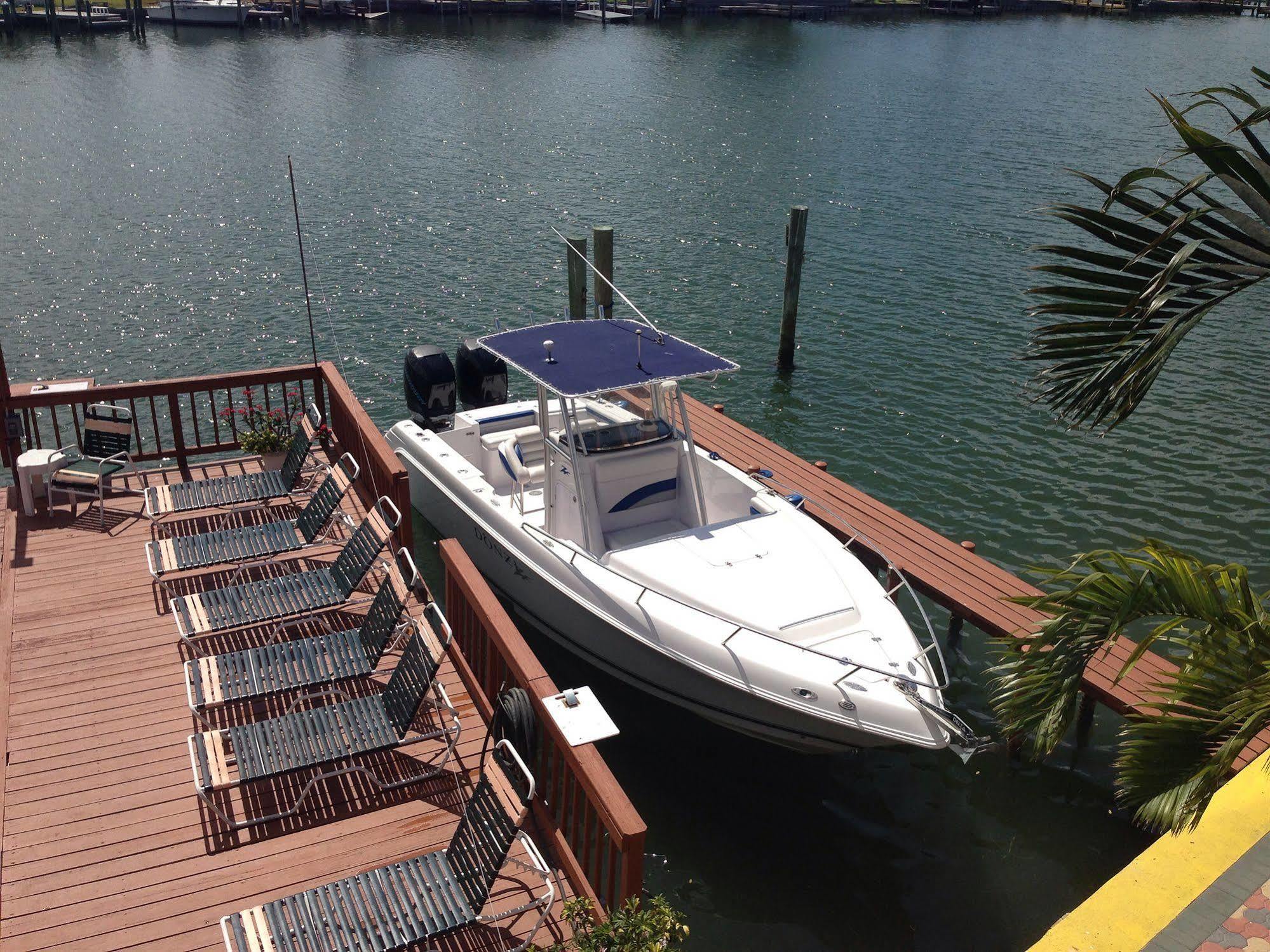 Bayview Plaza Waterfront Resort St. Pete Beach Bagian luar foto